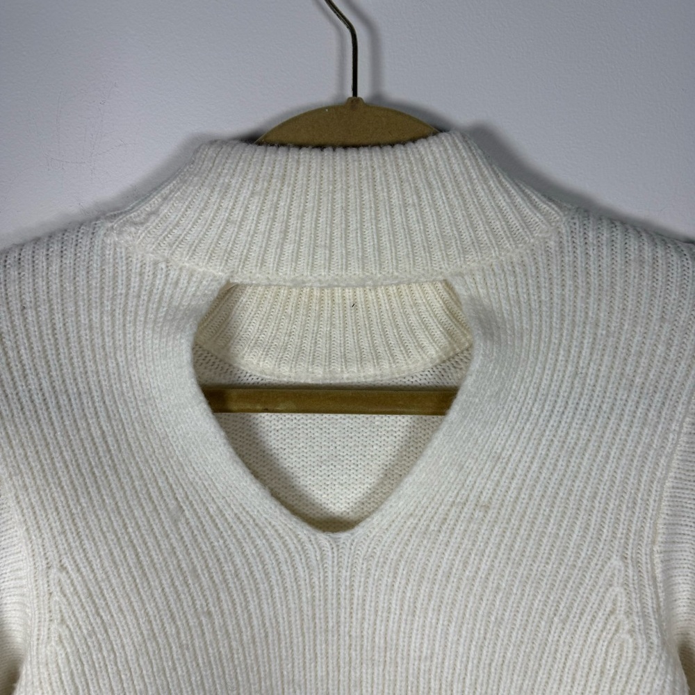 Moth Marina White Bell Sleeve Wool Blend Sweater Size Small - Picture 9 of 10